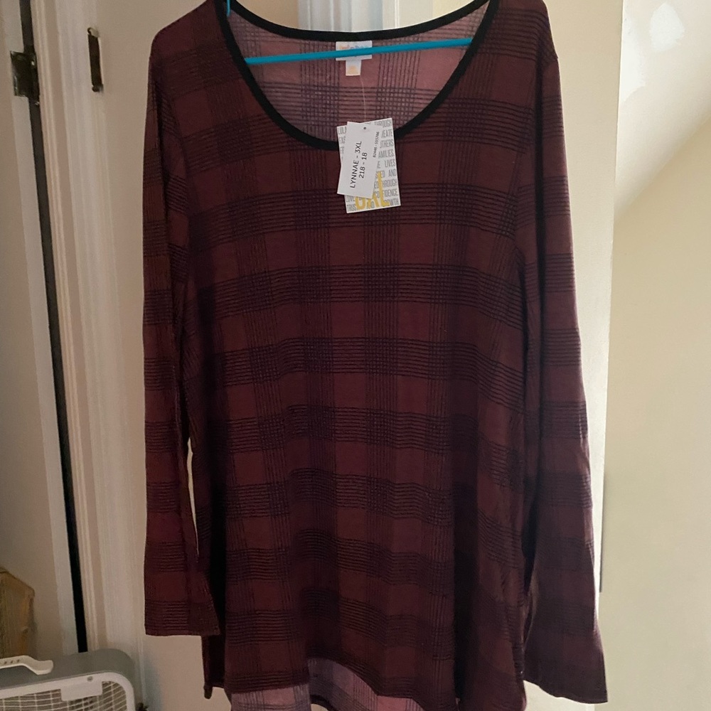 Lularoe Lynnae Top